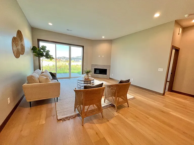 5406 W Liberator Cir — Photo 8