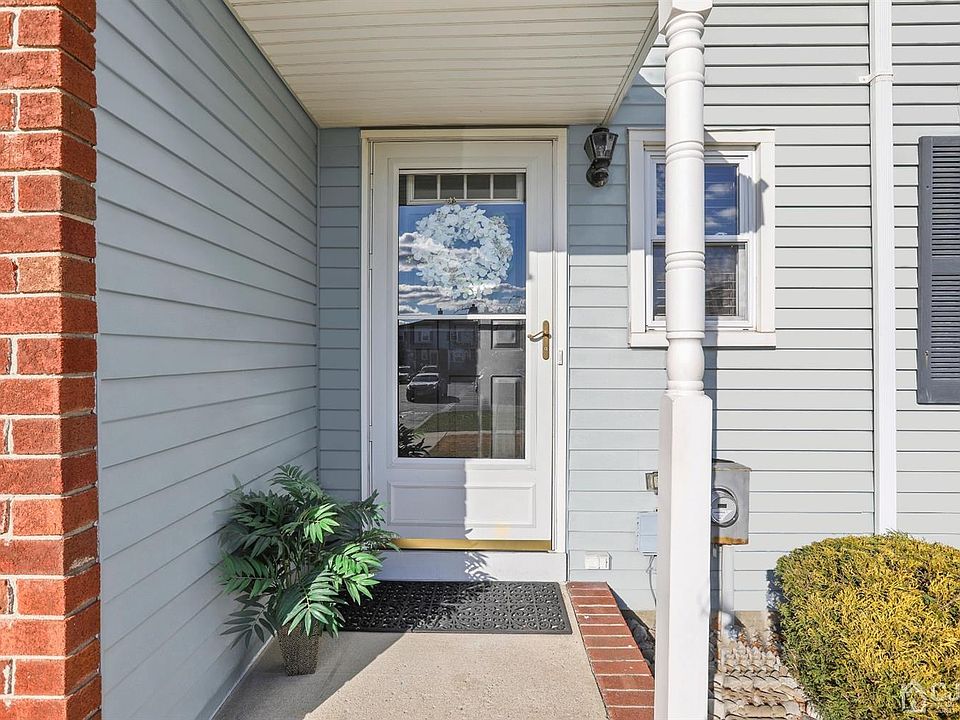 1st image of 23 Gardenia Ct #23