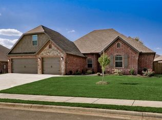 1070 Quail Hollow Dr, Bentonville, AR 72712