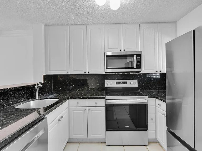 98402 Windward Ave #98402 — Photo 1