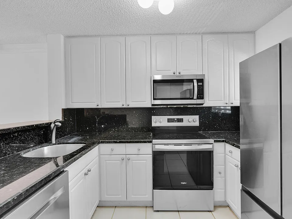 98402 Windward Ave #98402