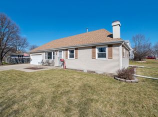 2011 Coral Ave, Aurora, IL 60506