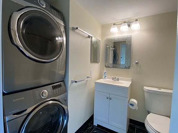 Bathroom (including washer and dryer)