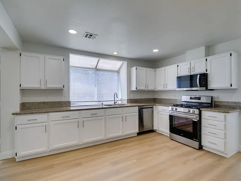 2113 Desert Peak Rd — Photo 15