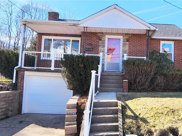 125 Center St, Springdale, PA 15144