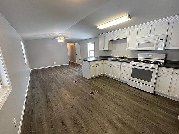 3rd image of 4758 Berrywood Dr W