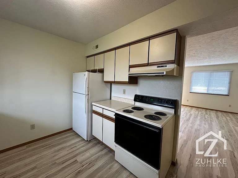 1204 Isabelle Cir #12 — Photo 3