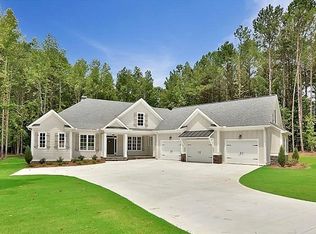 520 Woodward Dr, Fayetteville, GA 30215