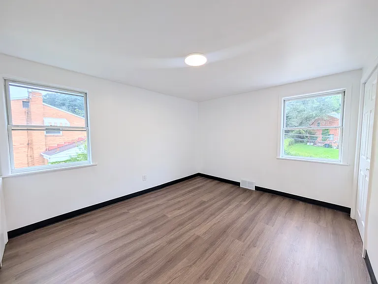 147 Schenley Manor Dr — Photo 7