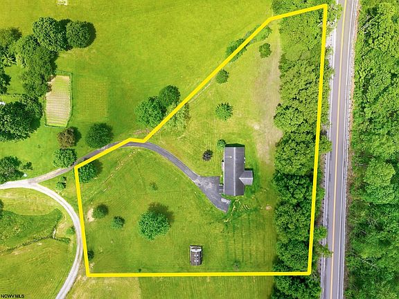 3rd image of 179 Tony Rundle Rd