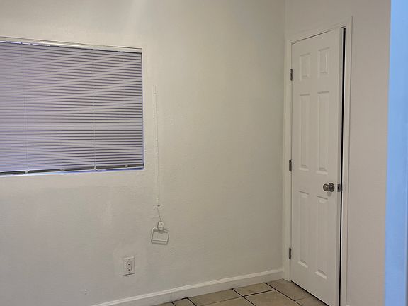 4th image of 9542 Compton Ave #9538