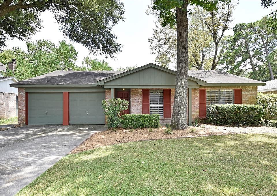 Located on quiet street and a short walk to subdivision recreation area and park.