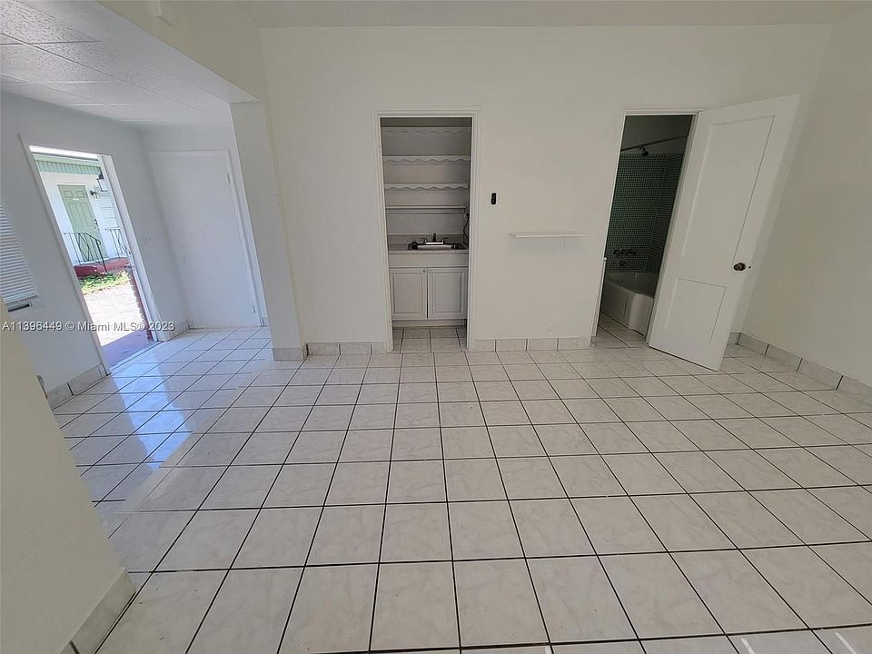 2nd image of 432 N 19th Ave #448