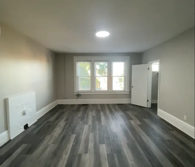 2468.5 Summit St #A — Photo 2