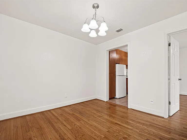 609 Cortlandt St #3 — Photo 8