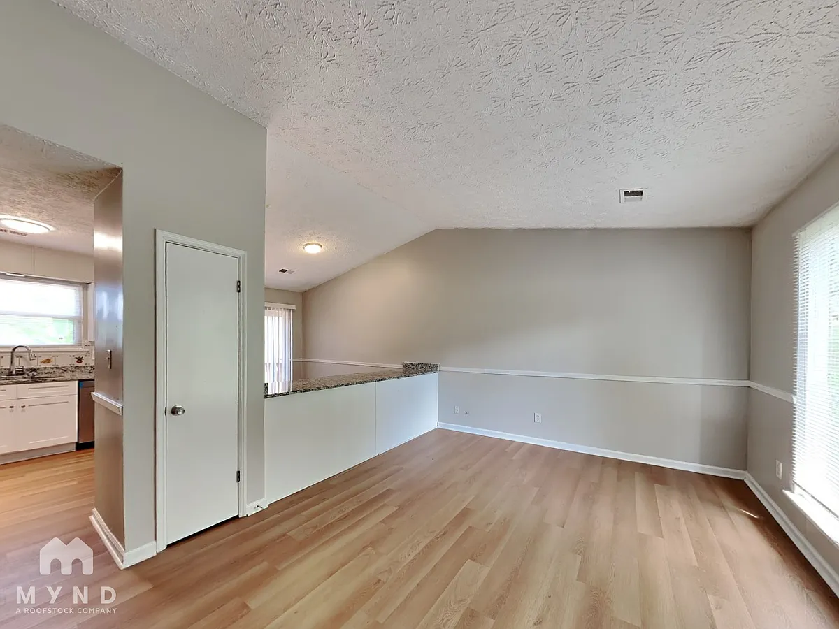 Building Photo - 2262 New Castle Cir