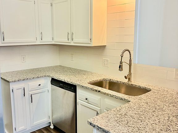 4th image of 2081 Quail Ridge Rd #297