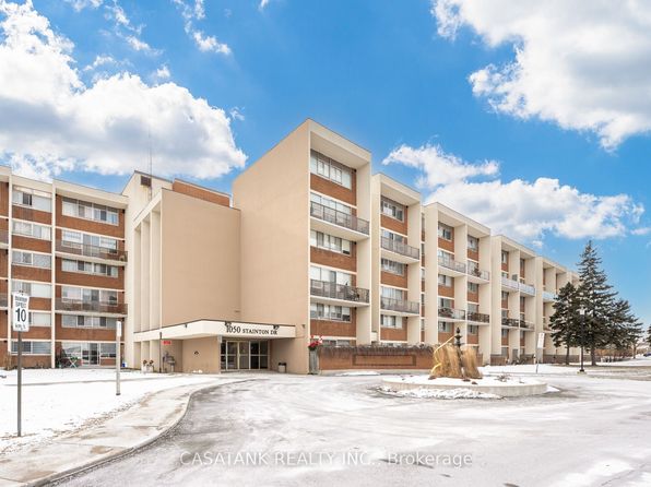 1050 Stainton Dr #308, Mississauga, ON L5C 2T7