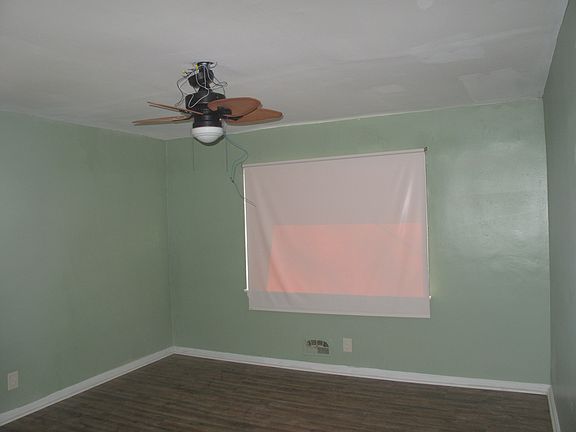 4th image of 975 Jett St NW