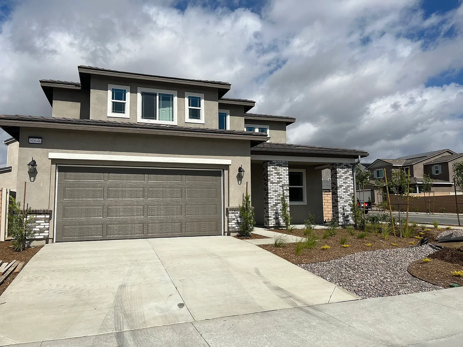 4 bed, 2721 sqft, $3,100 — Photo 1