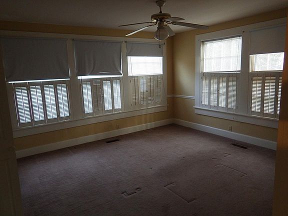 Master Bedroom w/Full Private Bath