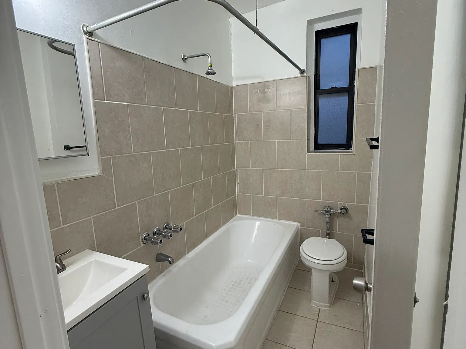 Studio, $1,750 — Photo 2