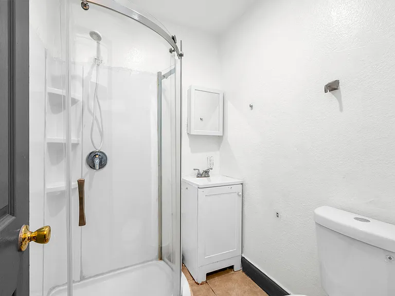 124 SW 10th Ave — Photo 7
