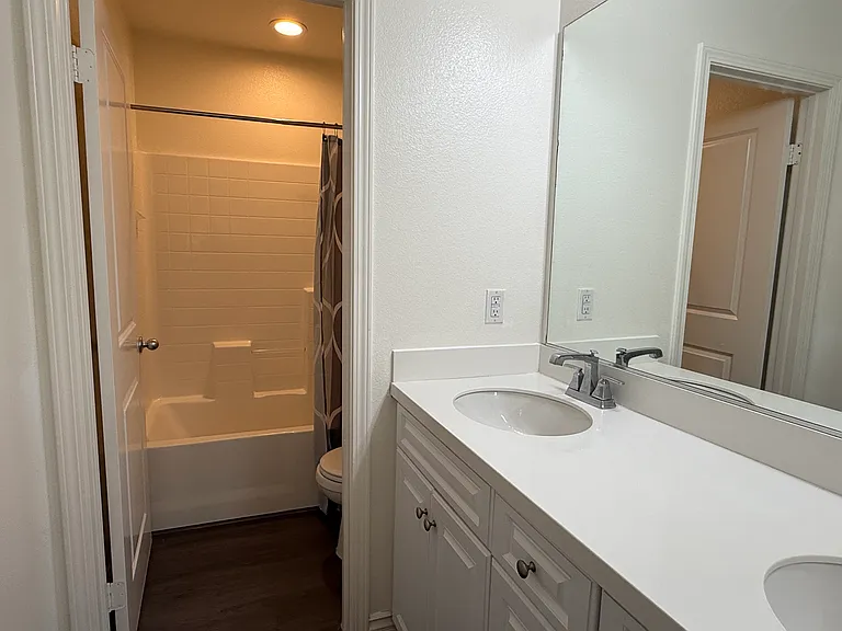 Upstairs full bath