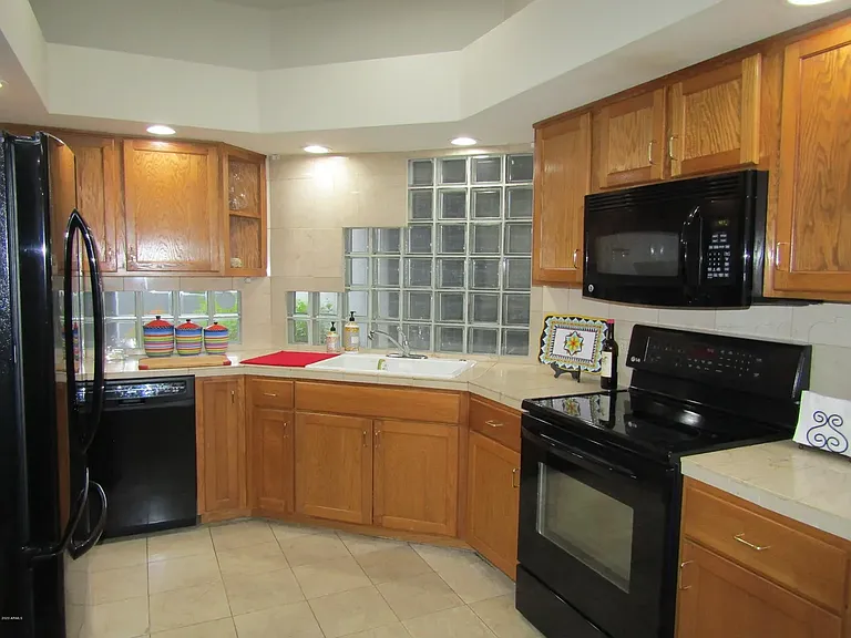 902 W Glendale Ave — Photo 6