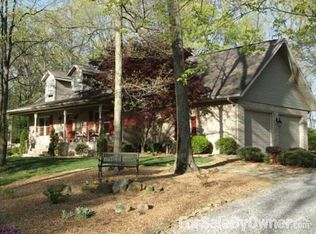 8940 N Lake Rd, Mount Carmel, IL 62863