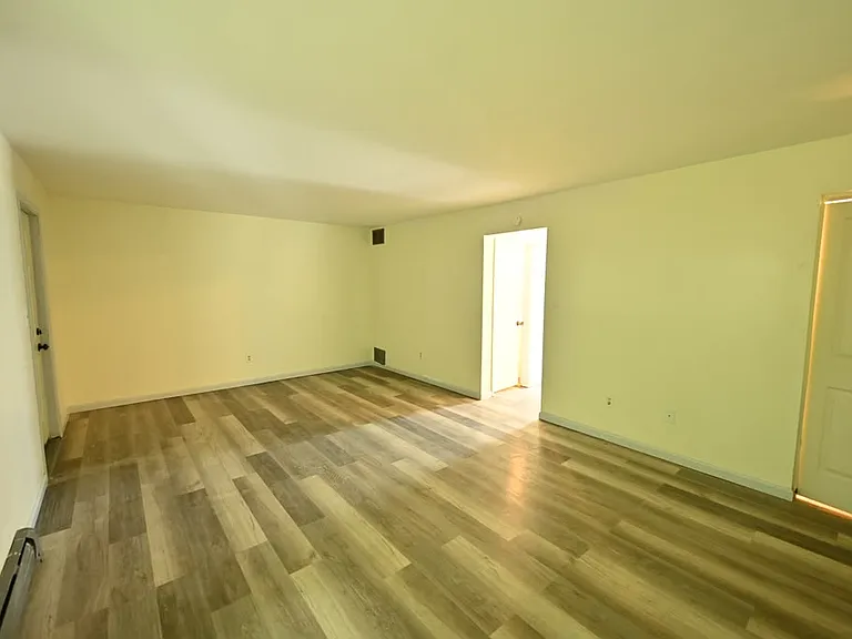 217 1st St #1 — Photo 9