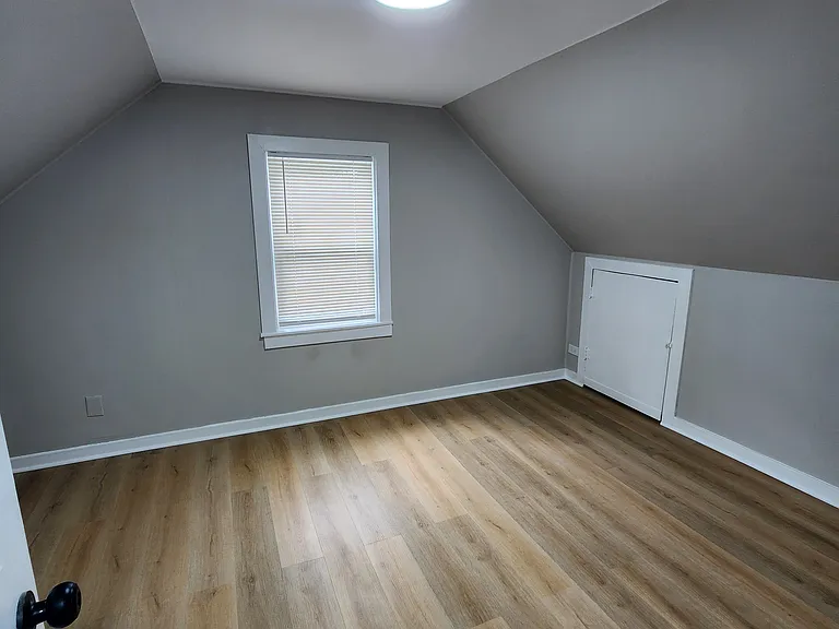 190 7th Pl — Photo 10