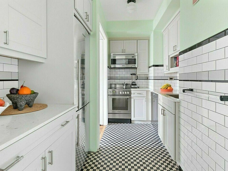 1st image of 320 E 42nd St APT 2317