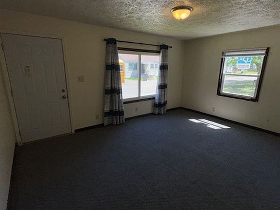 2nd image of 2504 & 2506 N Kerth Ave #2504
