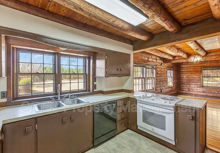 1575 Hudson Mill Rd — Photo 8