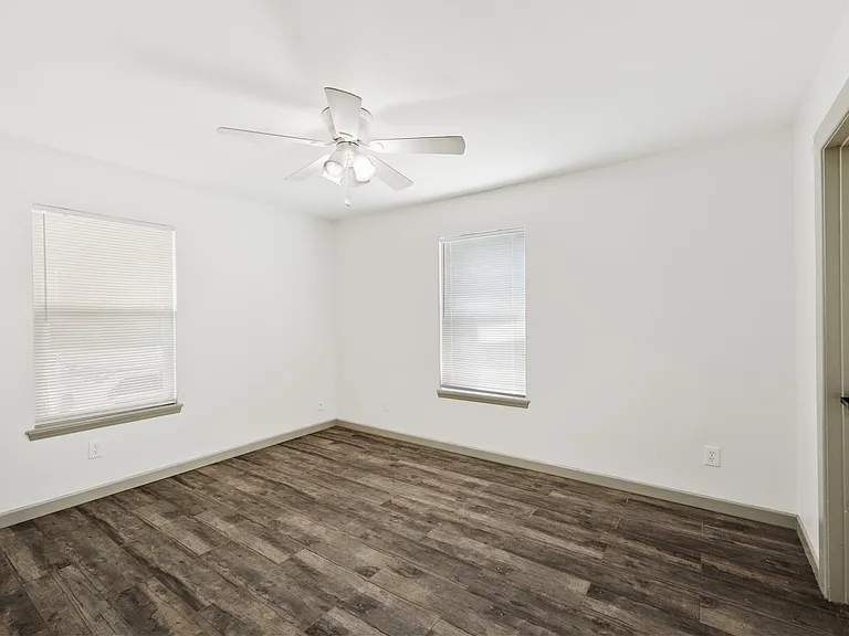3900 N 6th St #6 — Photo 9
