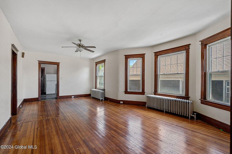 5th image of 9 McClellan Avenue