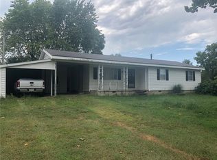 1039 N Starr Dr, Fayetteville, AR 72701
