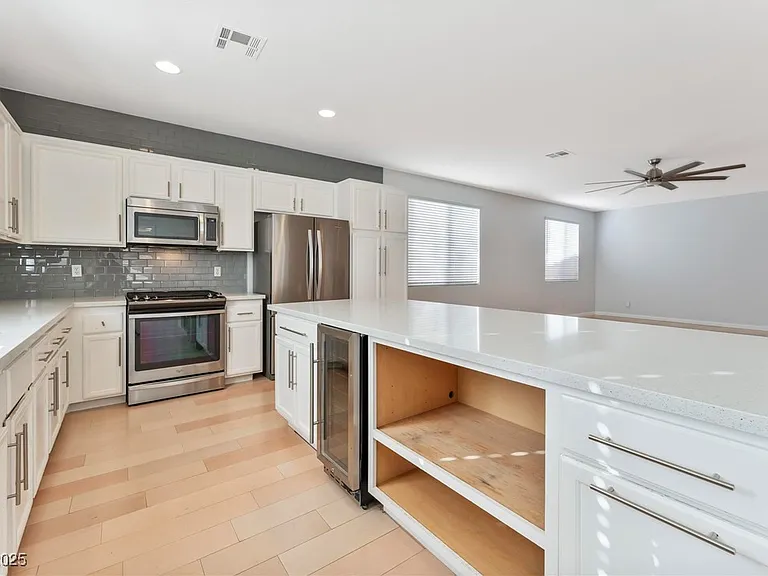 2267 Alanhurst Dr — Photo 14
