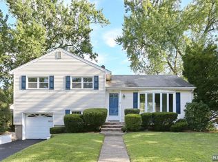 216 De Long Ave, Dumont, NJ 07628