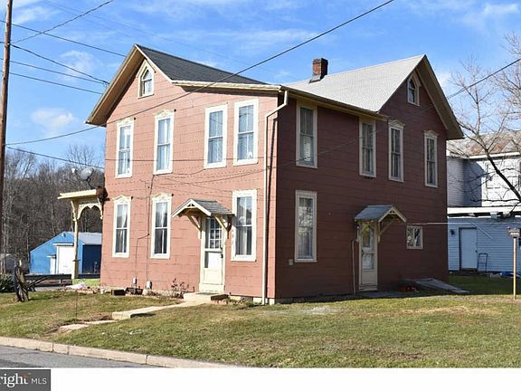 2nd image of 402 E Railroad Ave