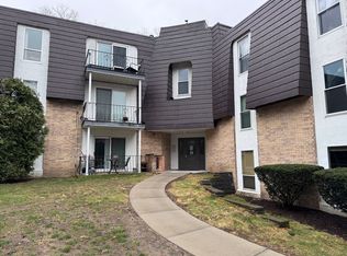 5 Shadowbrook Ln APT 32, Milford, MA 01757