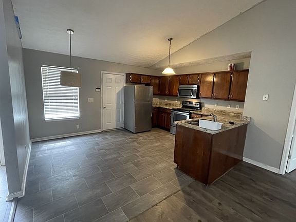 4th image of 1130 Melvin Dr