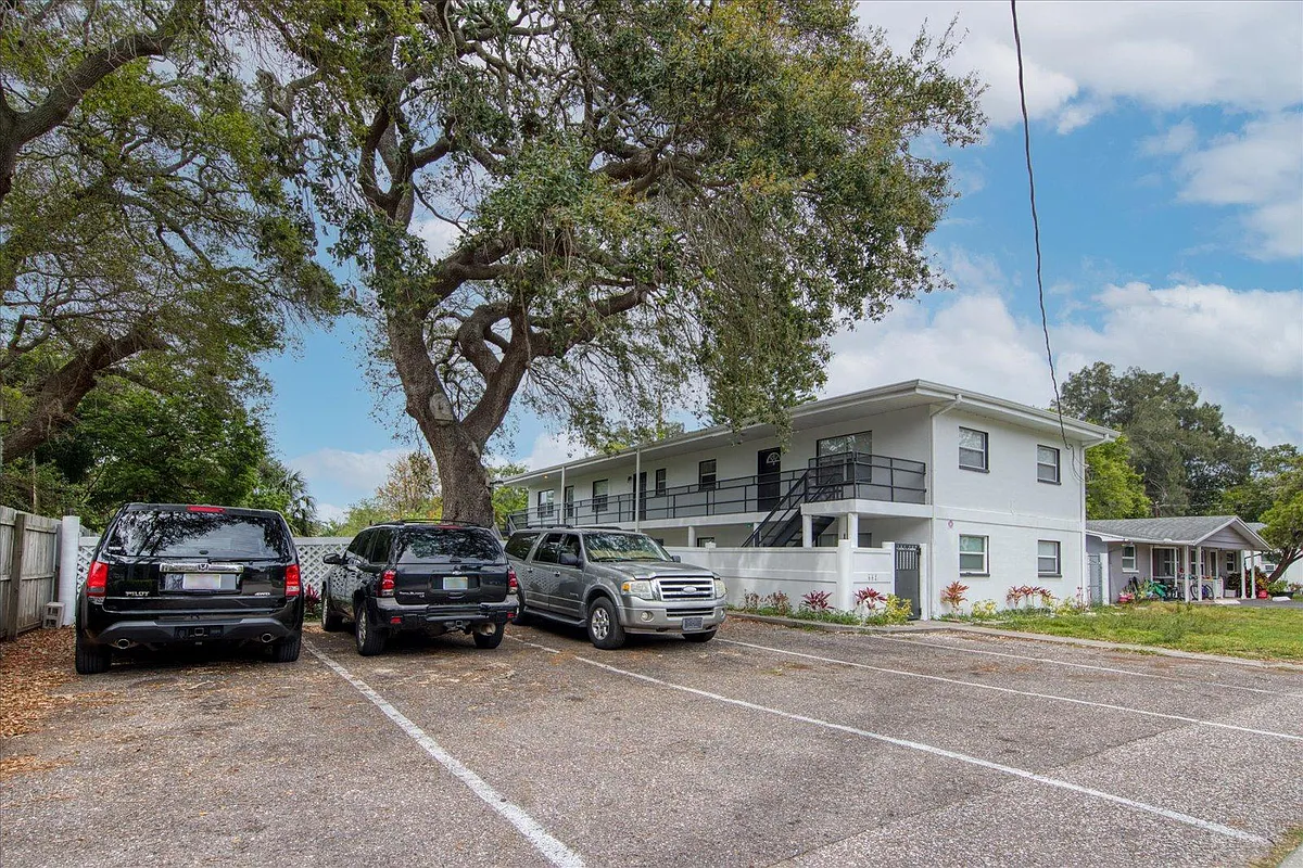 Building Photo - 662 Union St #1A