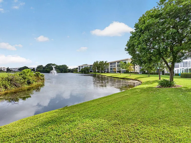 3205 Portofino Point #C2 — Photo 44
