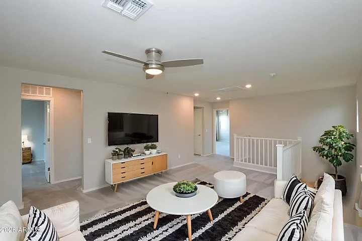 214 E Bluejay Dr — Photo 5