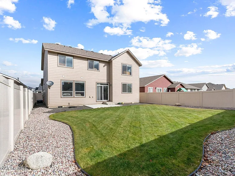 984 E Allenby Ave — Photo 33