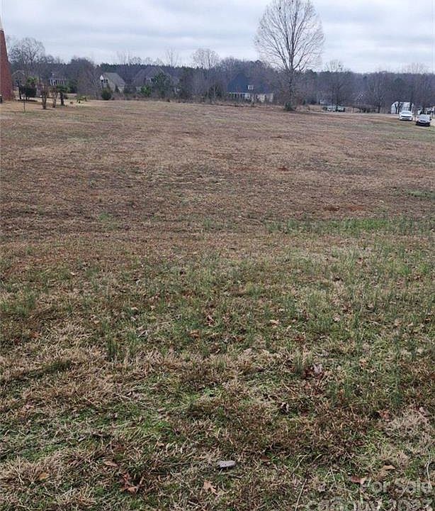 2nd image of 617 Carollbrook Dr