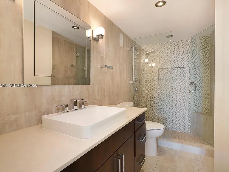 145 SE 25th Rd #502 — Photo 21
