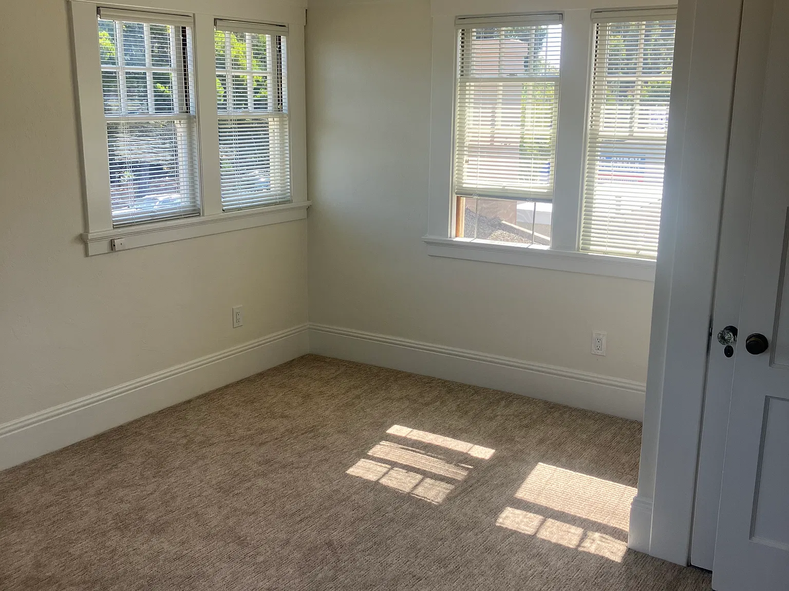 Studio, 400 sqft, $2,175 — Photo 3